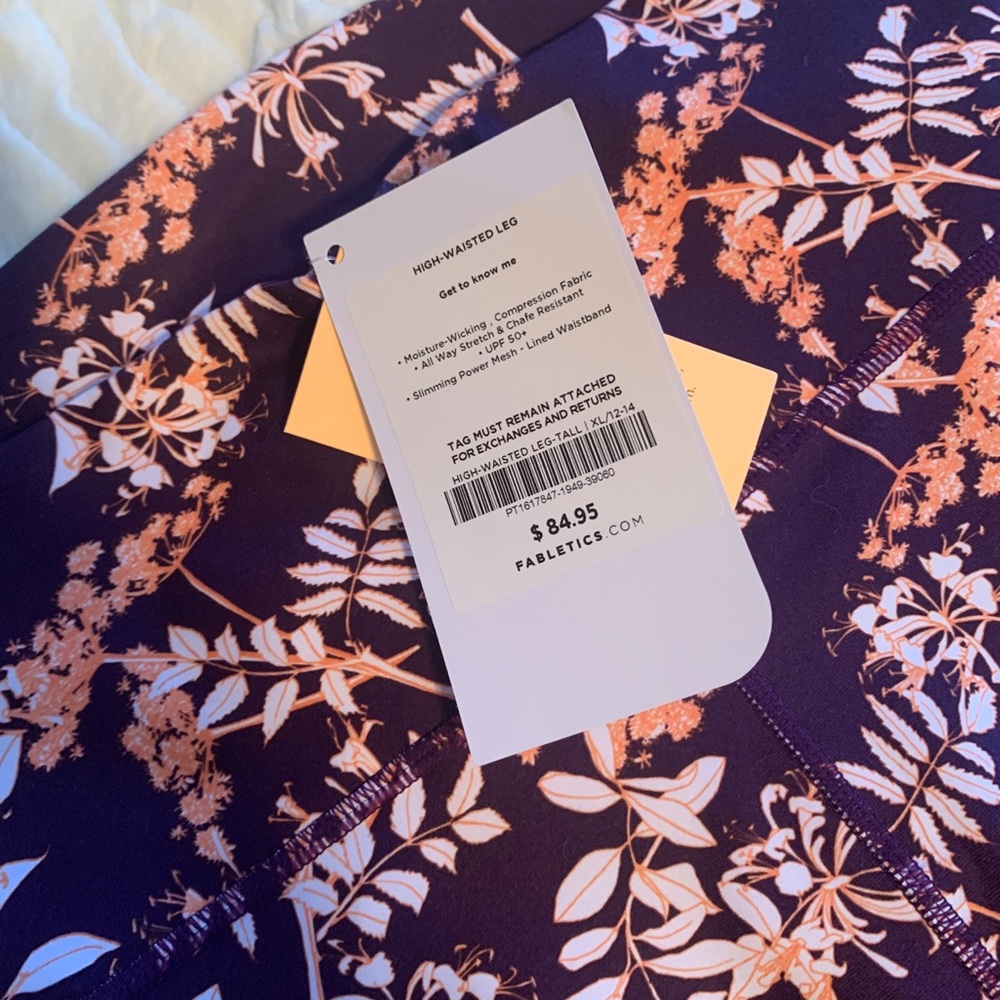 Fabletics set NWT - Picture 3 of 5